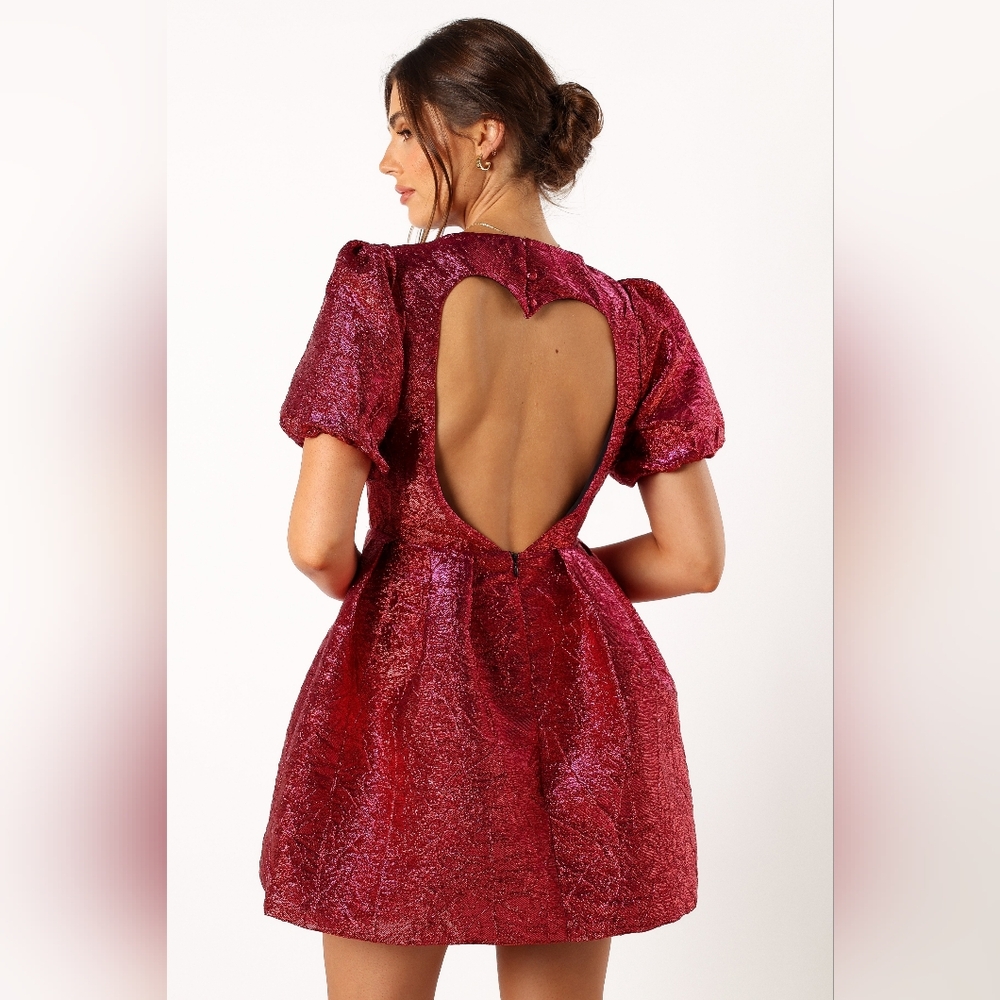 Storia Shimmering red pink Open-Back Mini Dress